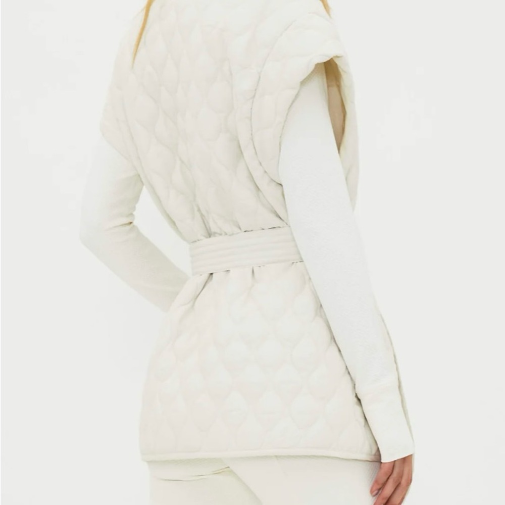 Beach Riot Ivory Quilted Vest - Picture 2 of 9